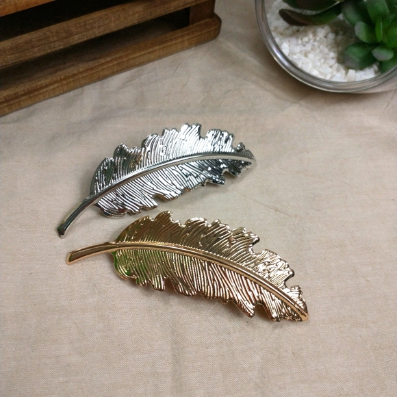 2pc Boho Gold & Silver Feather Barrettes - Picture 1 of 4
